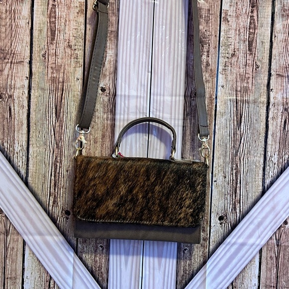 Mini Crossbody wallet Stylish Cow Hide tooled Brown and Tan Women's Bag (b) - Picture 5 of 10